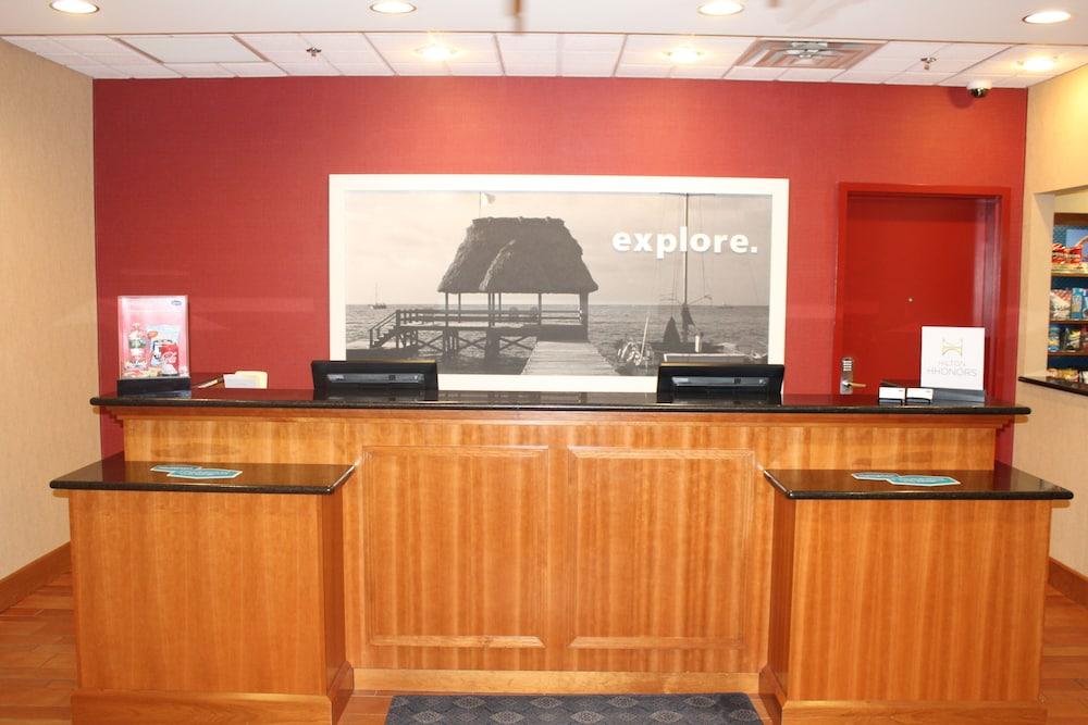 Hampton Inn Gloucester Extérieur photo