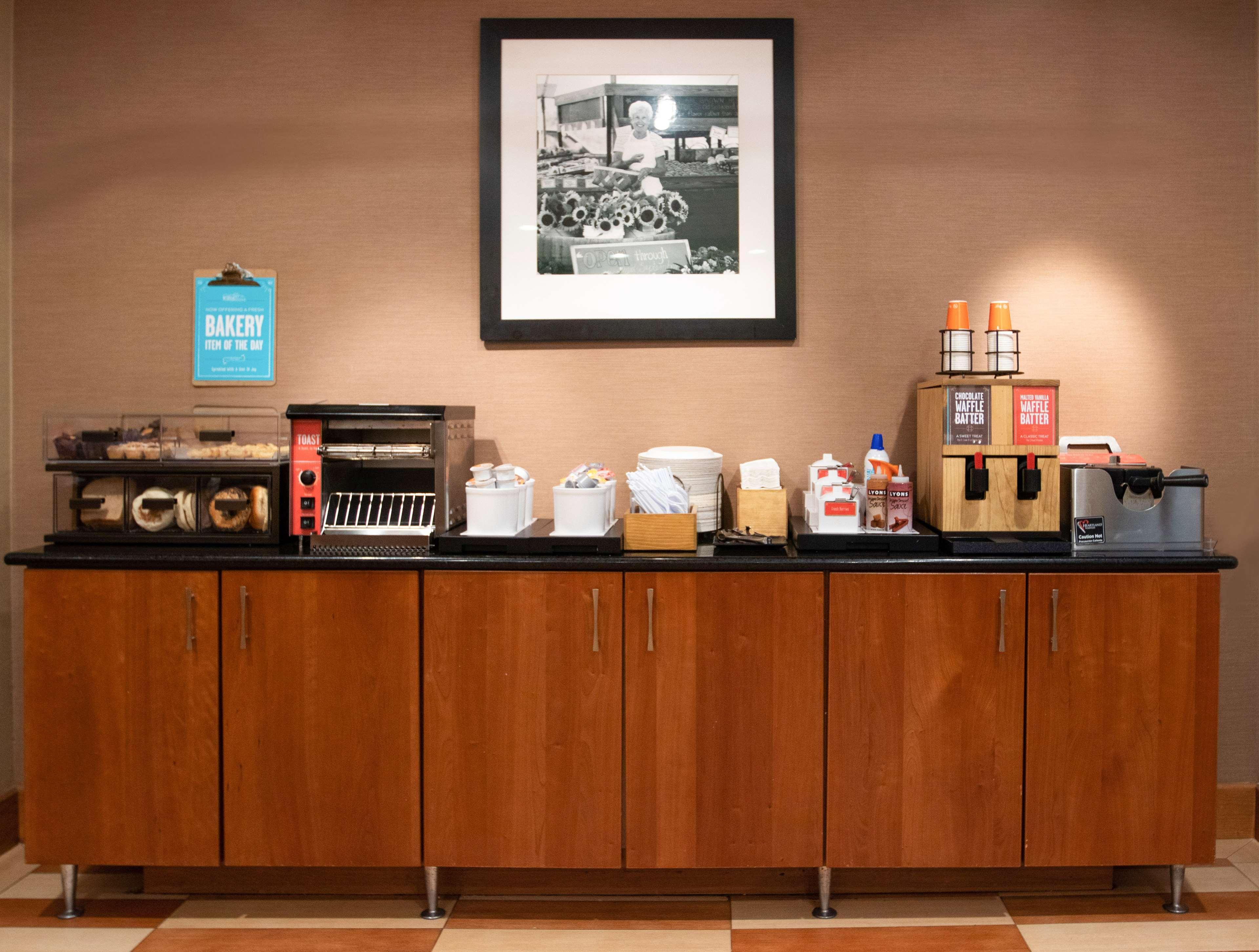 Hampton Inn Gloucester Extérieur photo