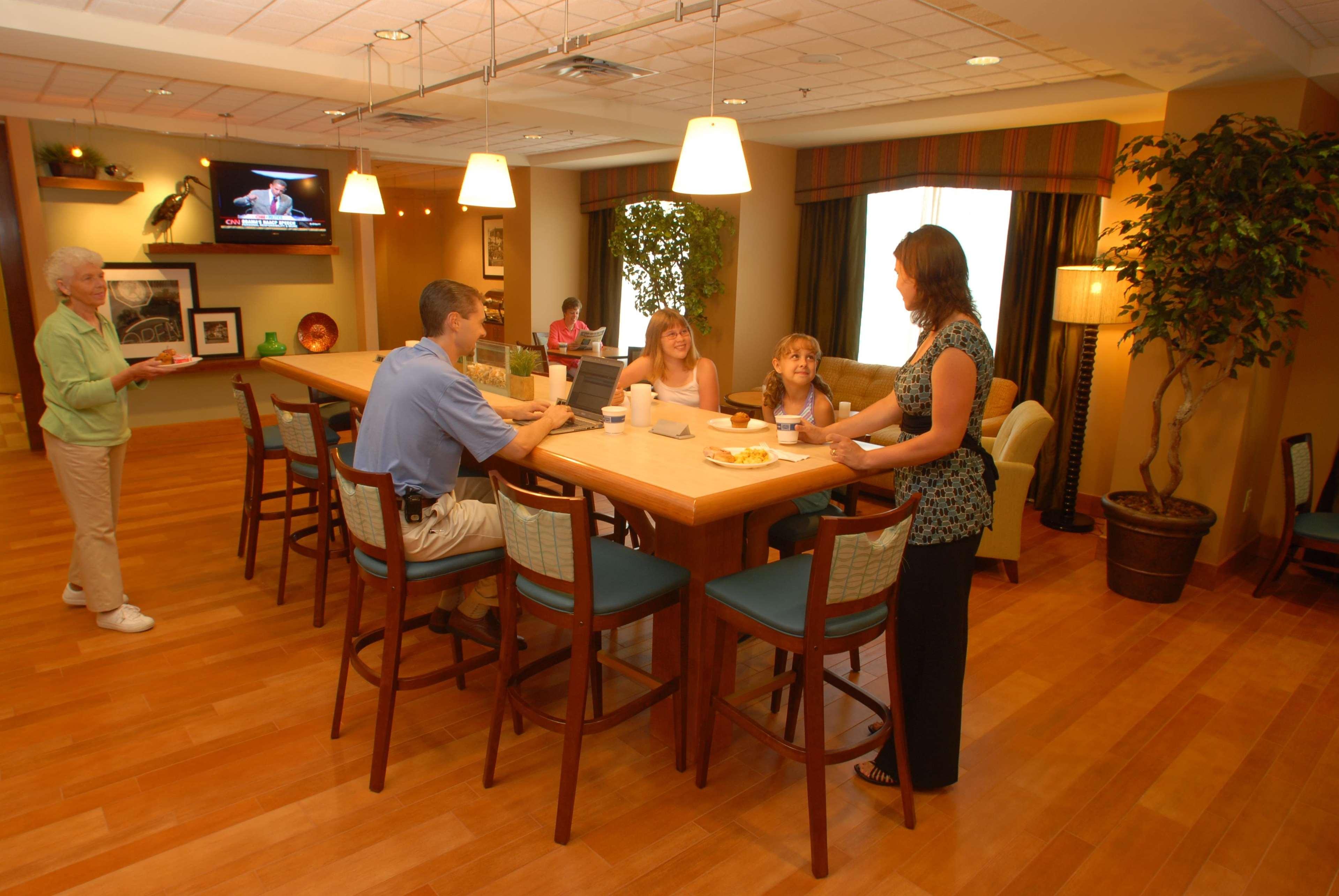 Hampton Inn Gloucester Extérieur photo