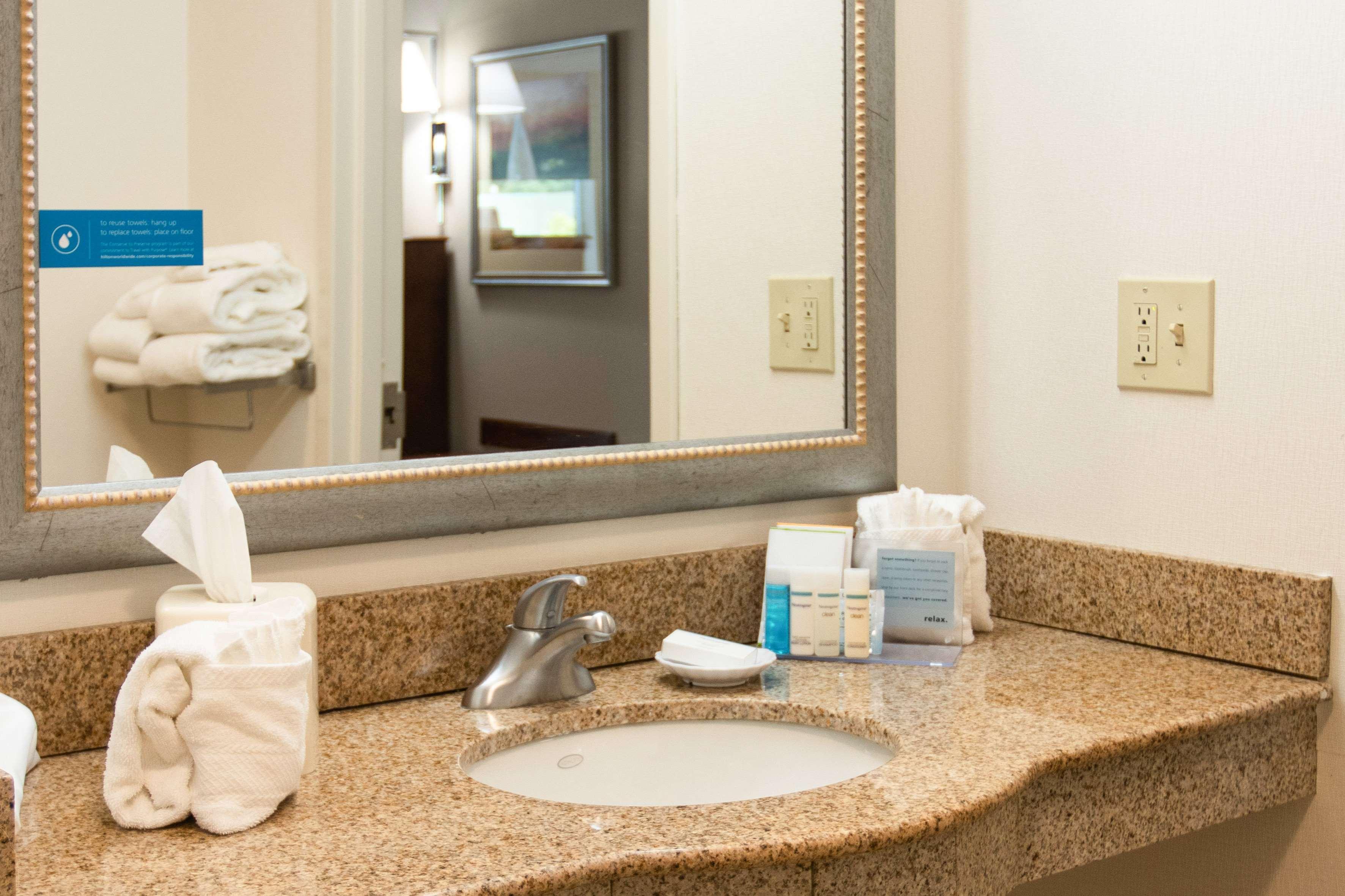 Hampton Inn Gloucester Extérieur photo