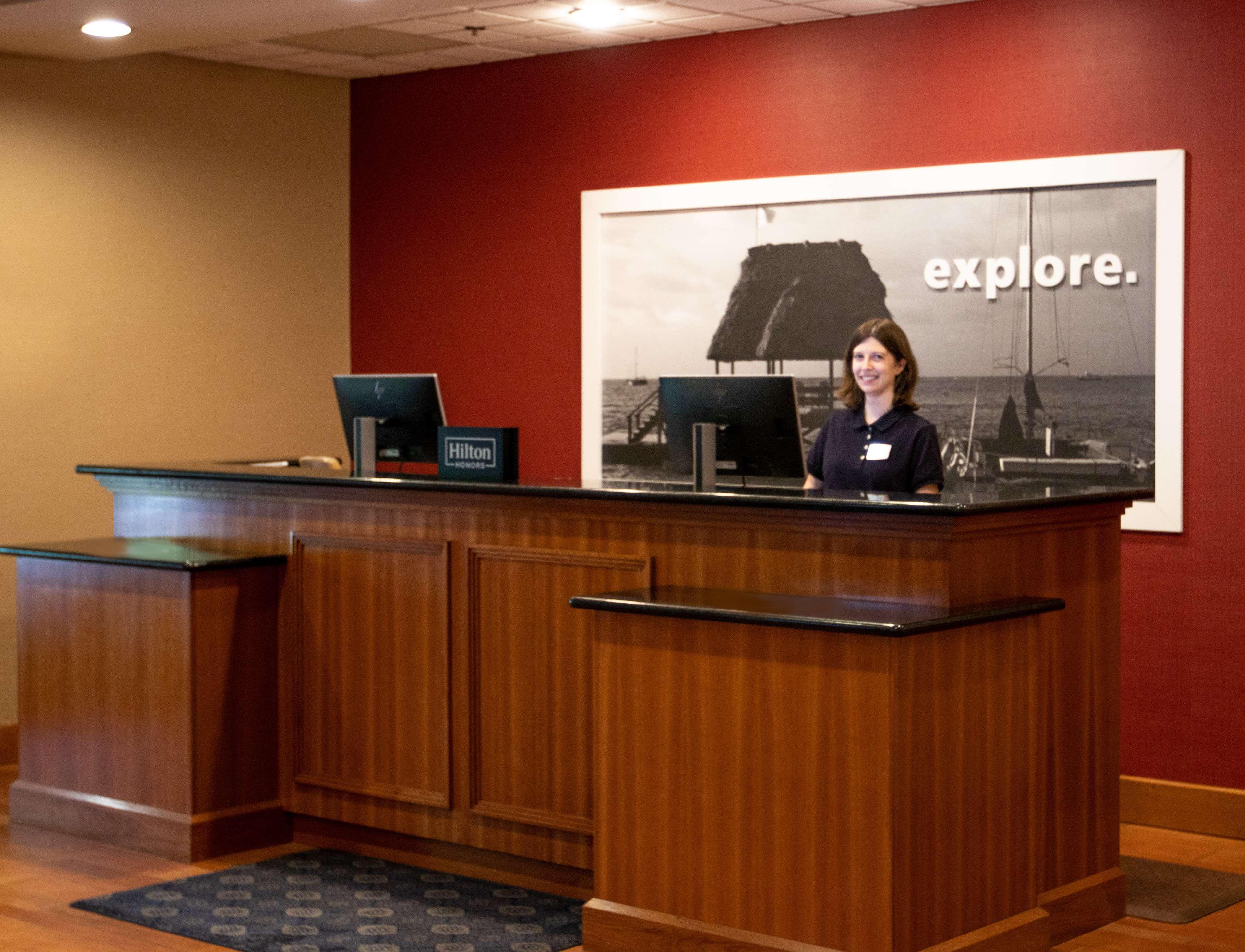 Hampton Inn Gloucester Extérieur photo