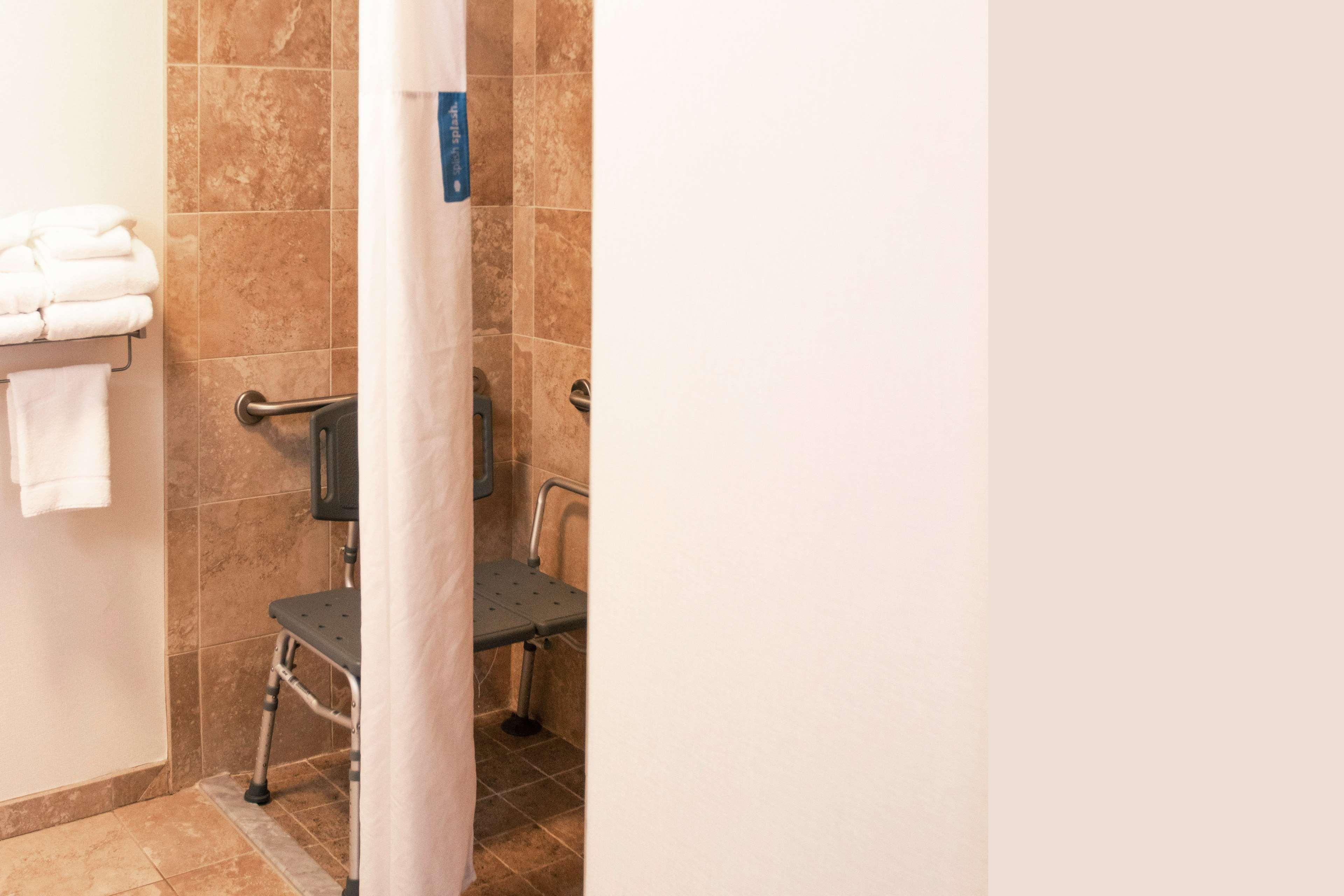 Hampton Inn Gloucester Extérieur photo