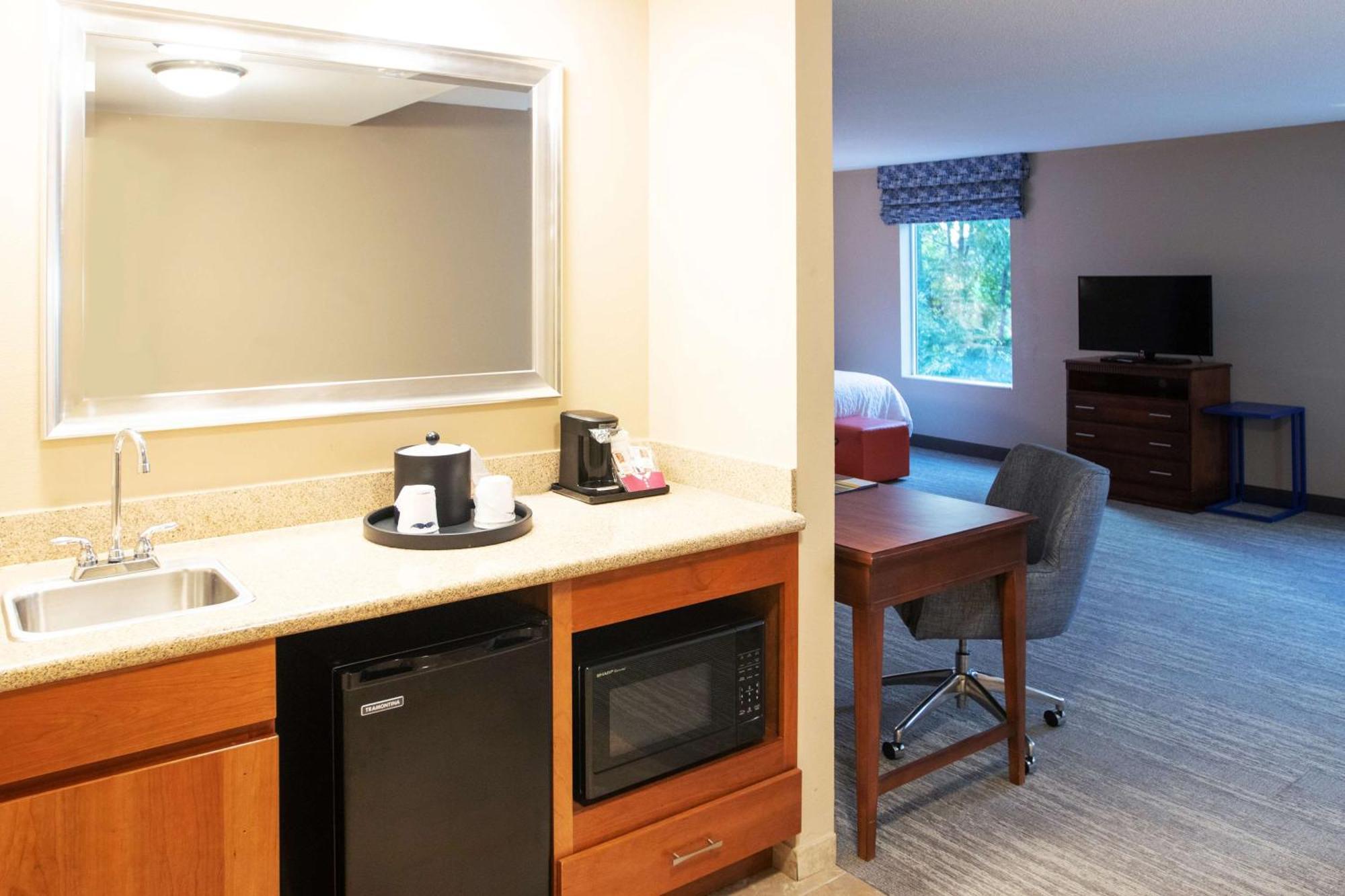 Hampton Inn Gloucester Extérieur photo