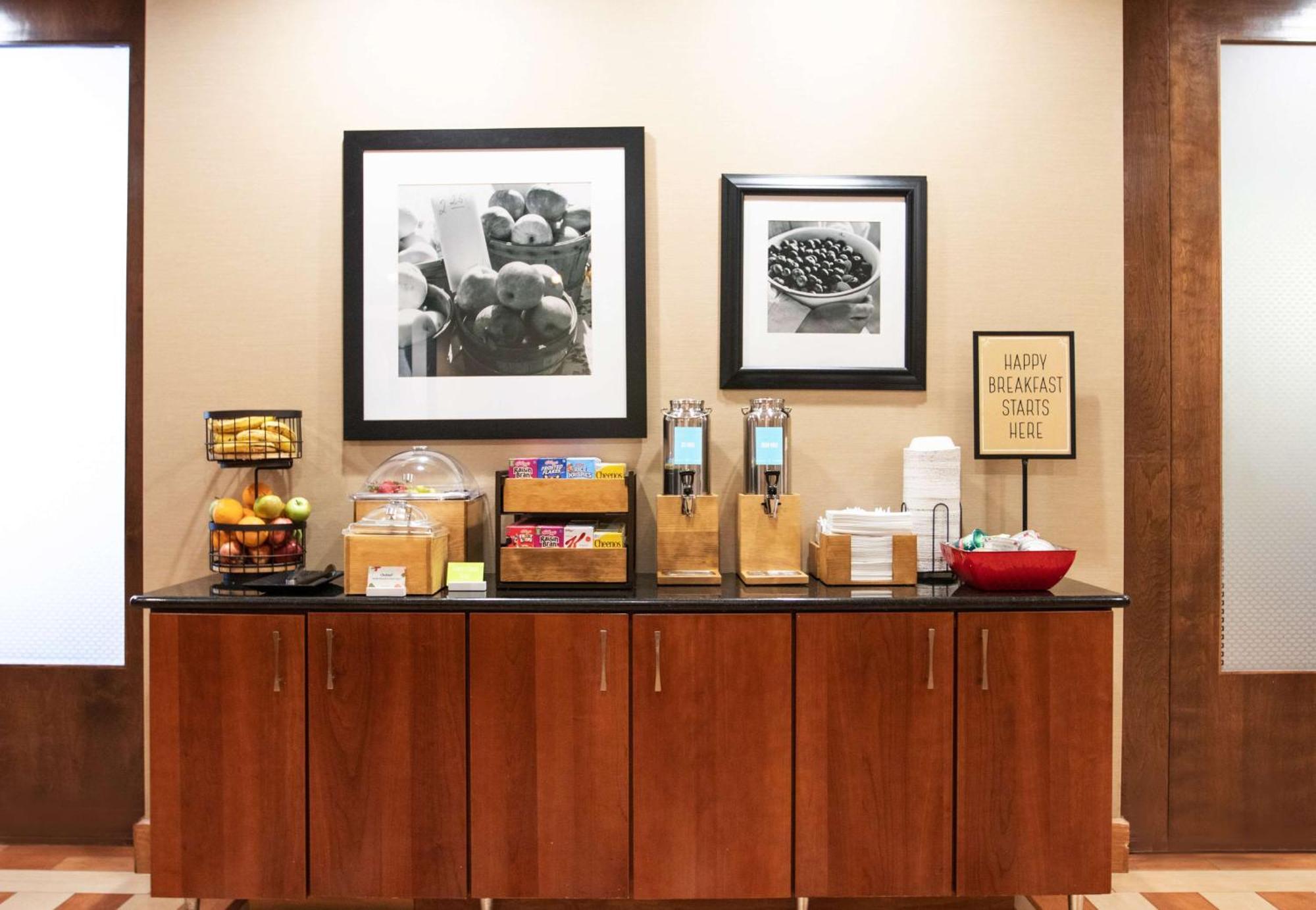 Hampton Inn Gloucester Extérieur photo