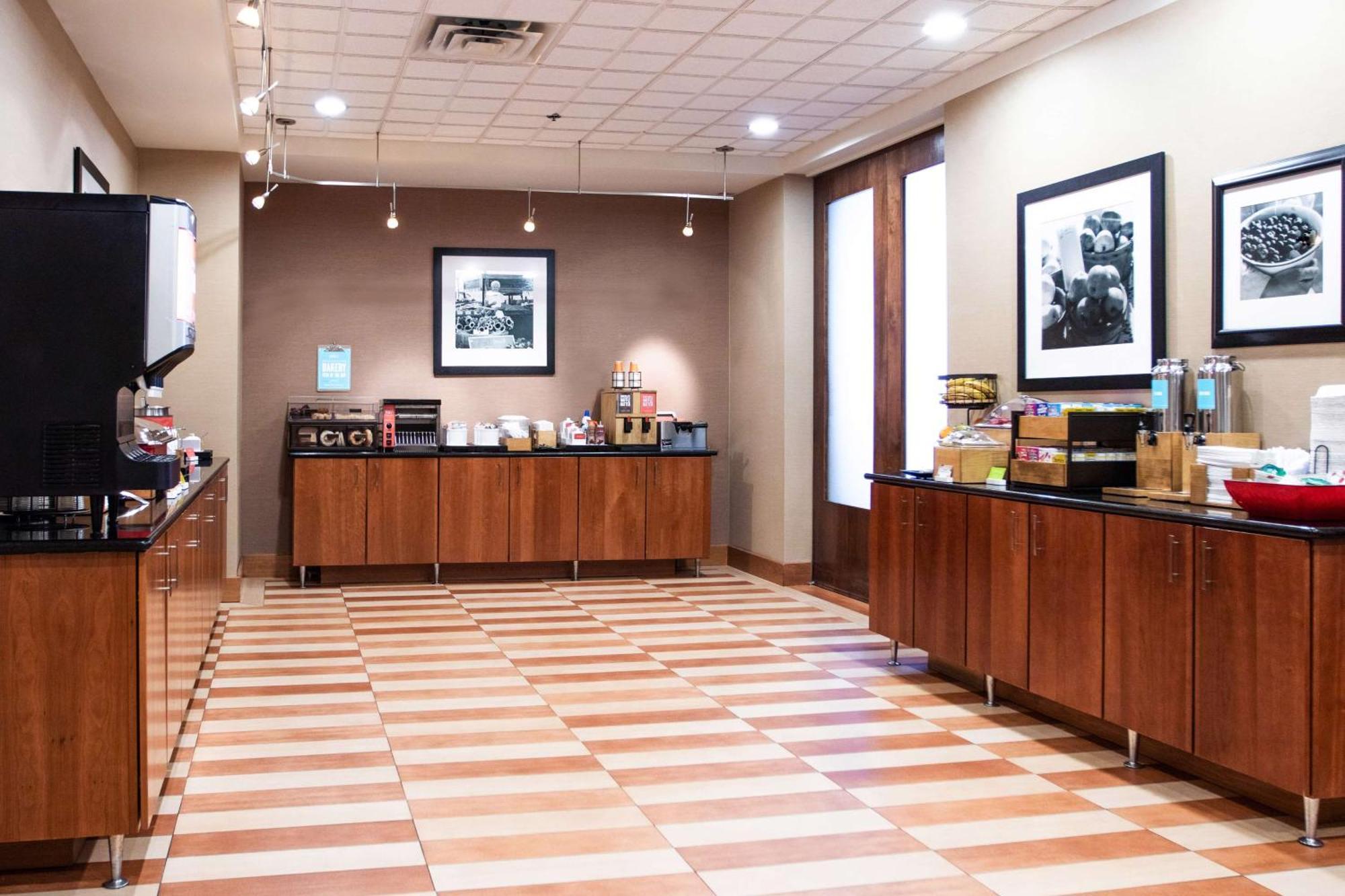 Hampton Inn Gloucester Extérieur photo